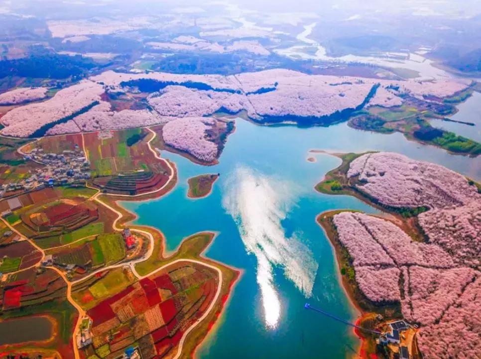 贵州黔东南为什么那么火,黔东南在贵州算不算穷的地方