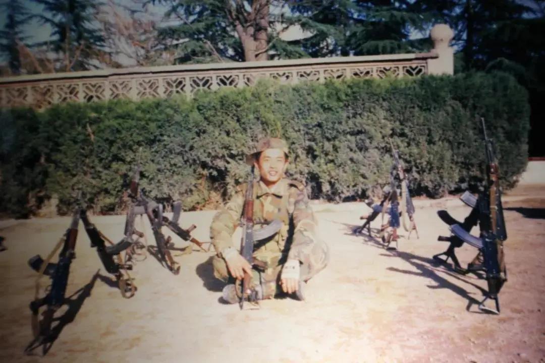 八一特辑|从“橄榄绿”到“法袍黑”的华丽转变