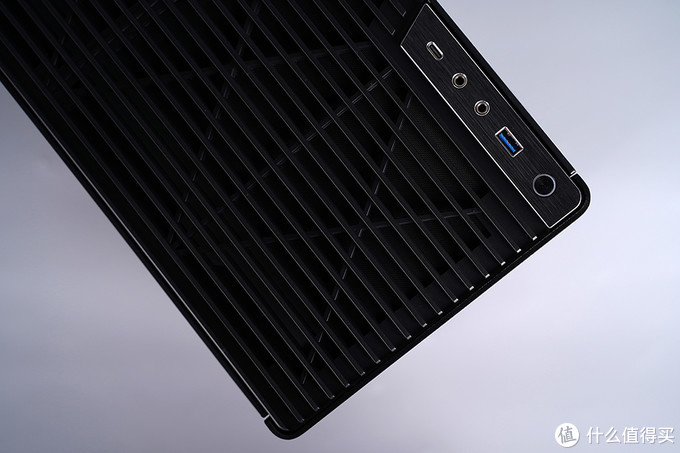 乔家一物:大号ITX装机分享,黑白美学的体现