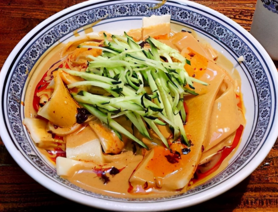 调芝麻酱用的油是怎么熬制的,调芝麻酱最简单做法