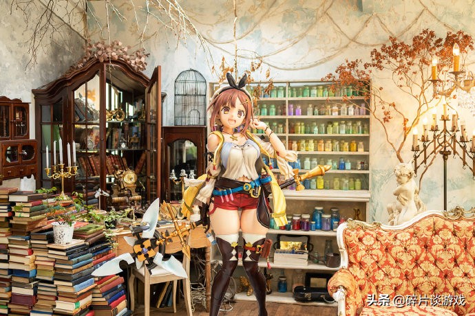 莱莎等身手办商品化企划公布：看到价格后默默地流下眼泪