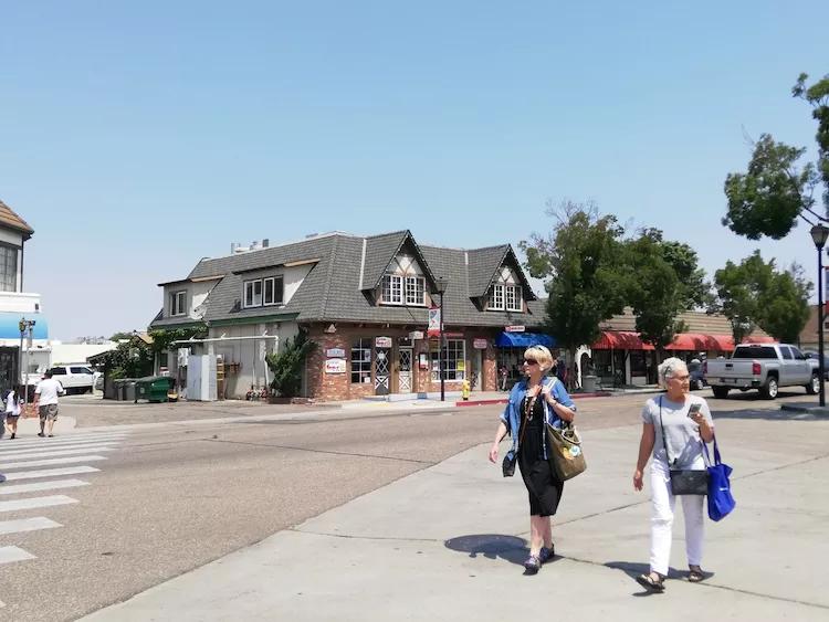 美国加州丹麦小镇,美国加州西雅图小镇