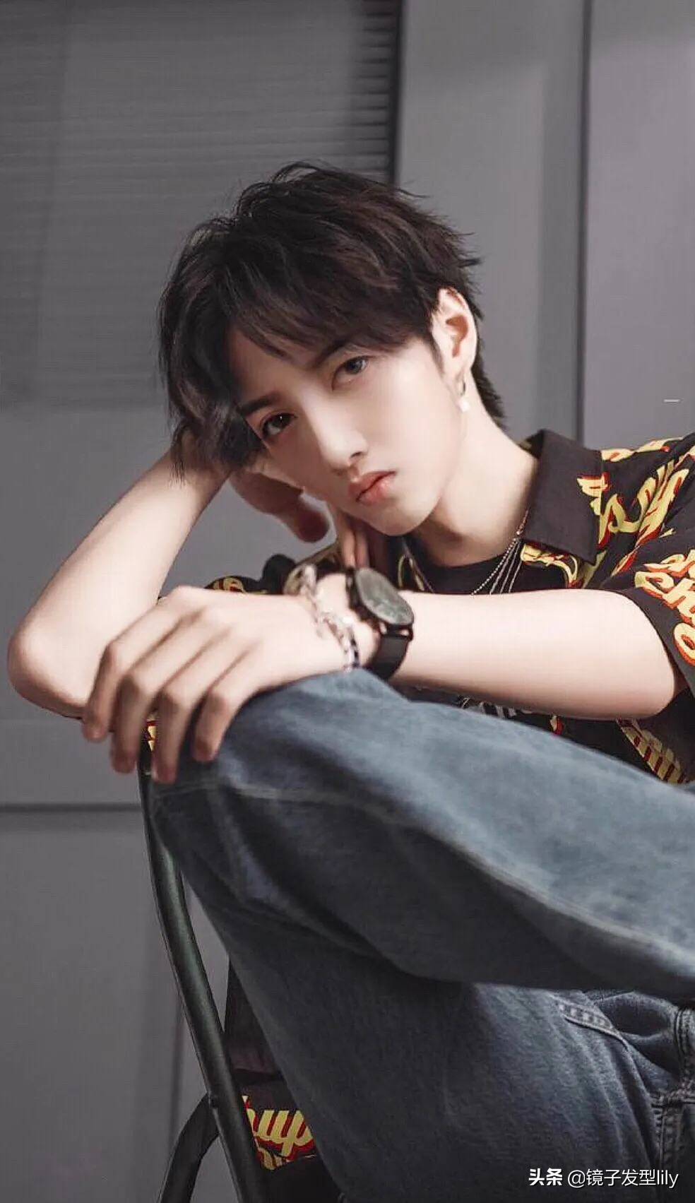 今年最流行的男发纹理烫钢铁烫,今年流行的男士发型韩式纹理烫