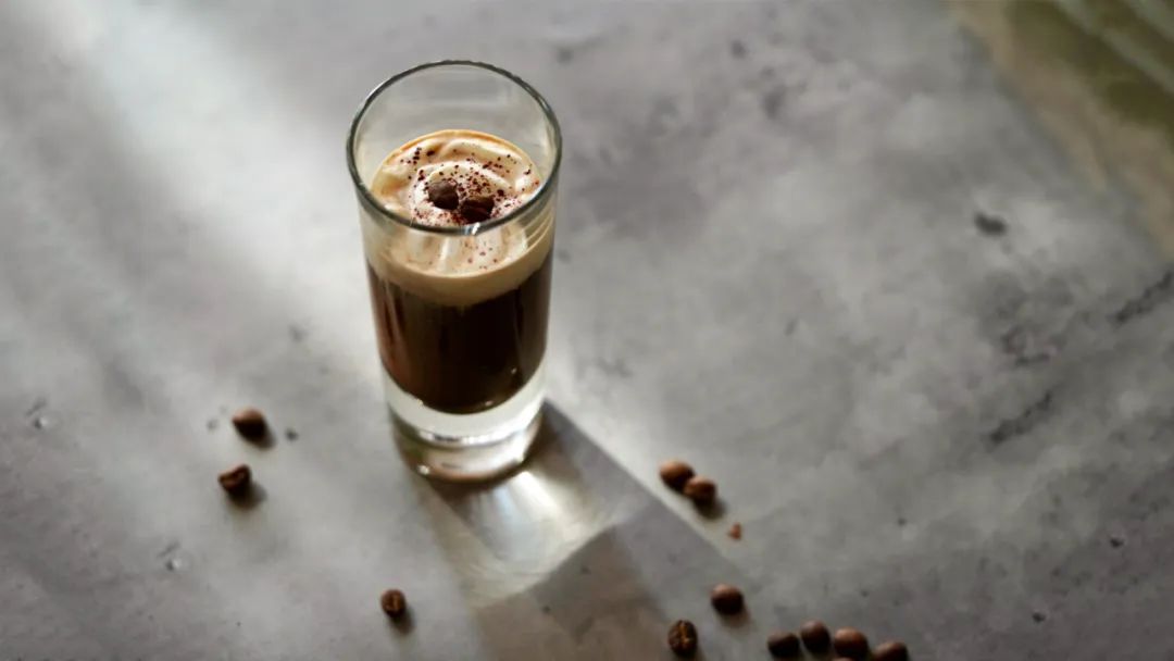 爱尔兰咖啡香醇绵软多泡,调酒爱尔兰咖啡