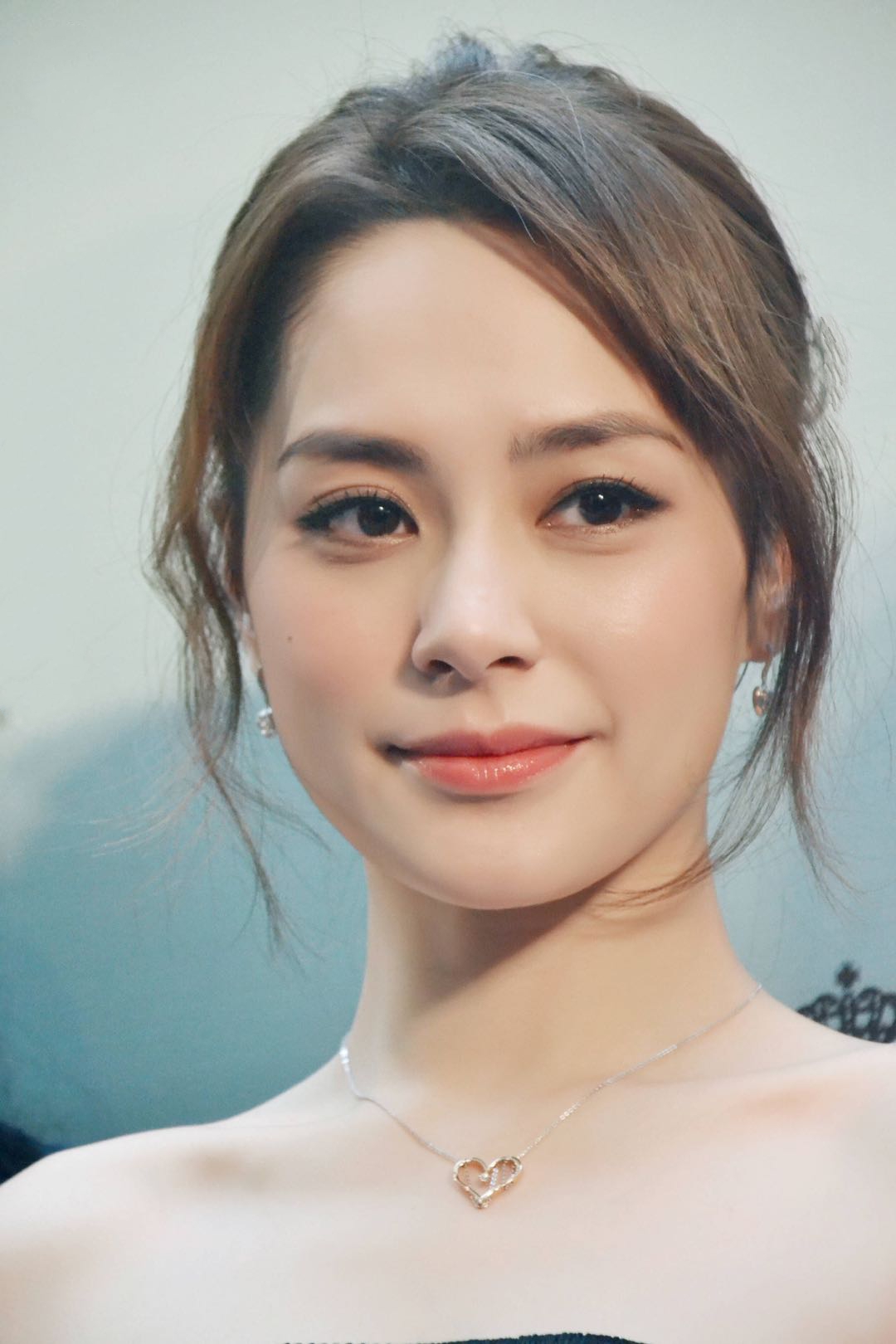 脸上有痣的女生都非常漂亮,脸上长痣的女人是什么性格