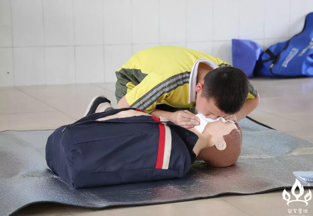 去长白山滑雪,去长白山还是去哈尔滨好