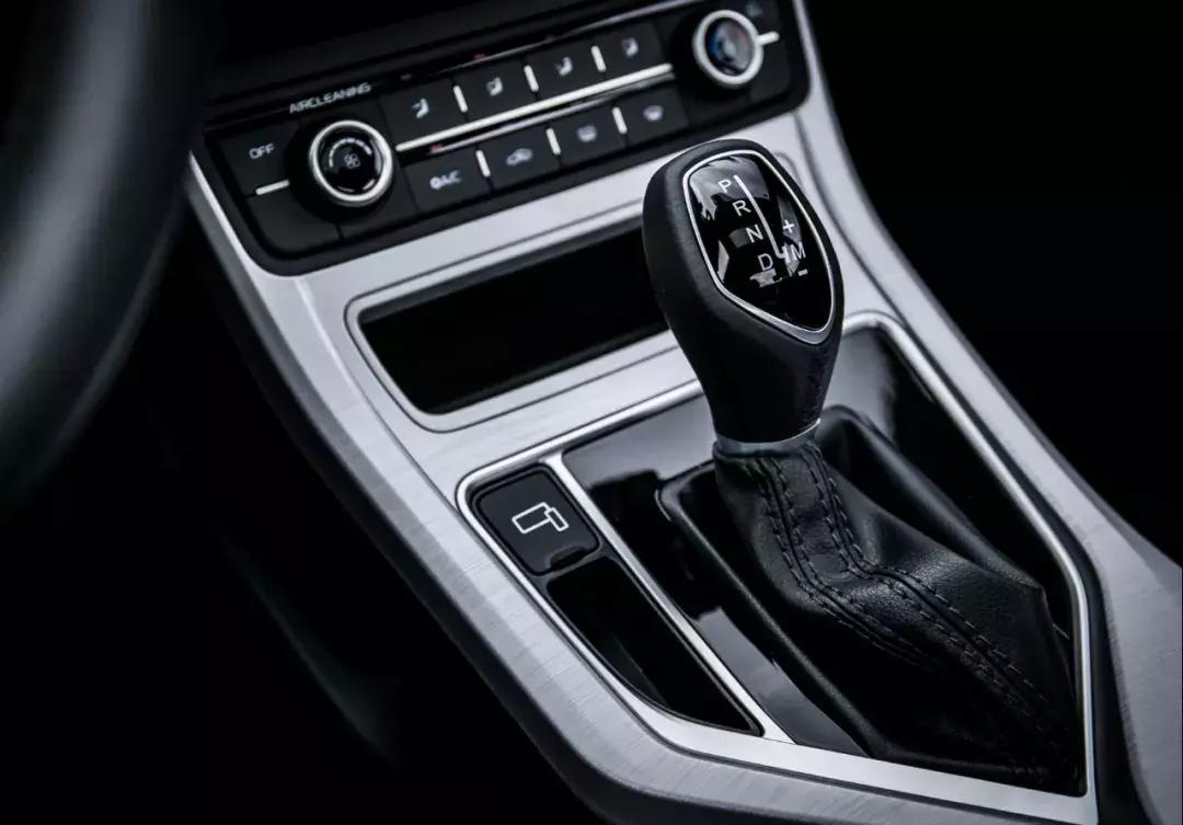 绕地球两圈半,绕地球跑三圈