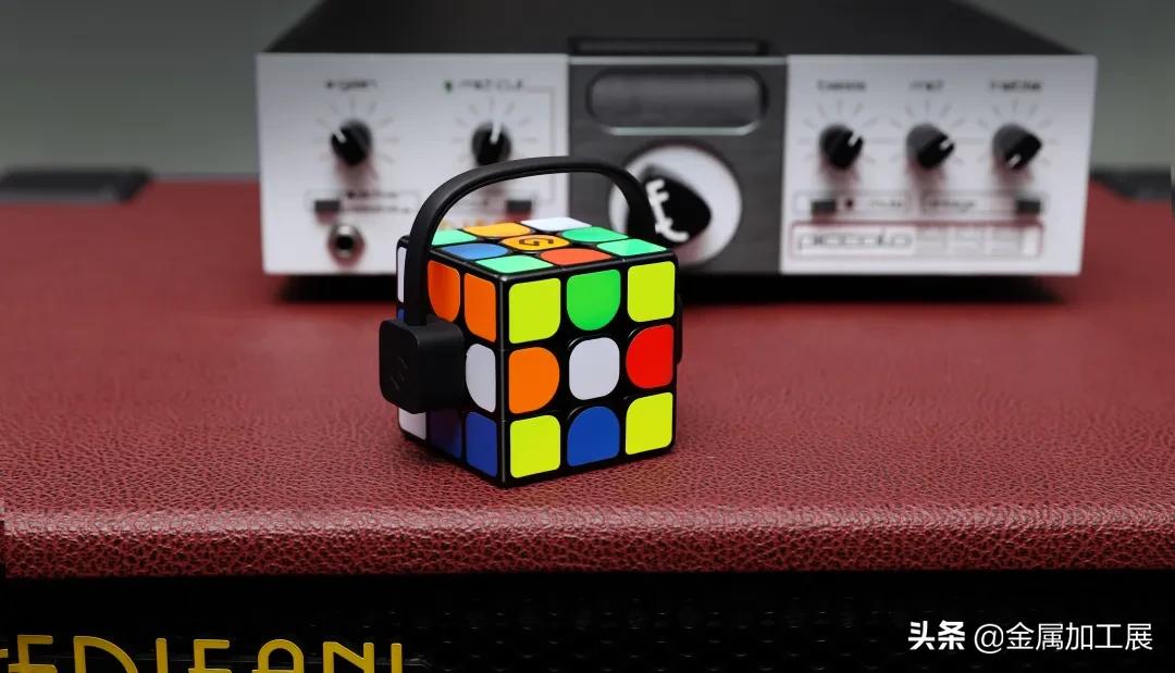 魔方小站站长快速复原三阶魔方,初学者三秒复原魔方教程
