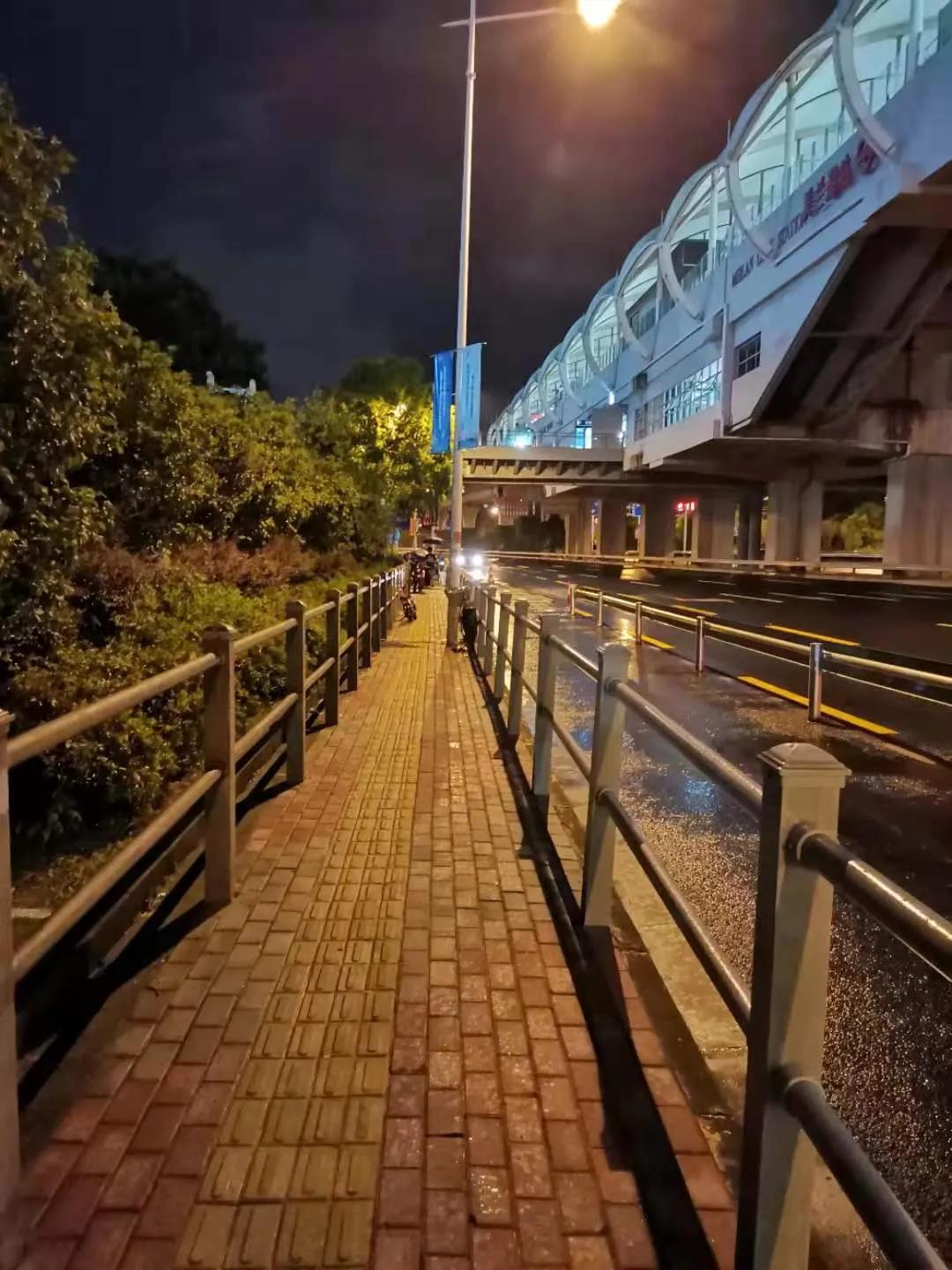 谁在美兰湖站挂上了口罩