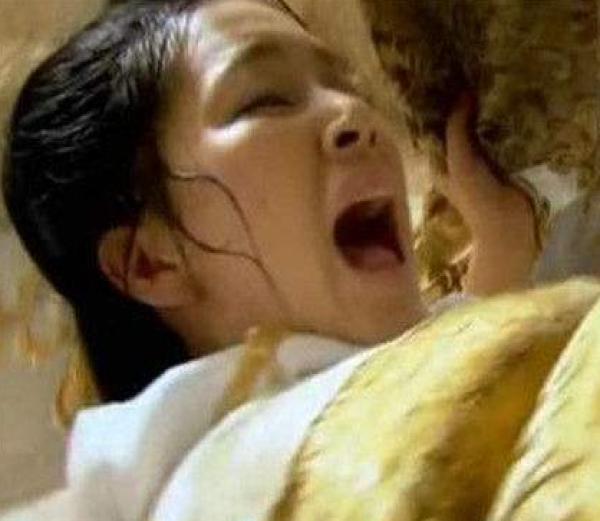 接生婆接生孩子,接生婆助产母子平安