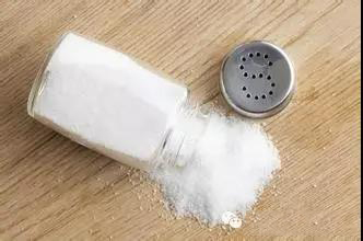 如何去红酒渍白衣服,裤子上红酒渍怎么洗