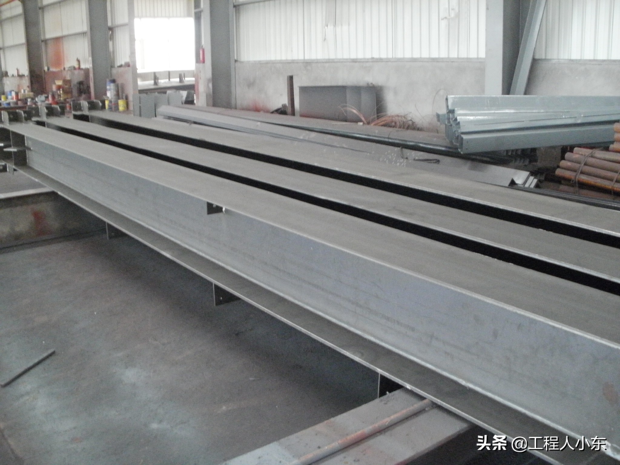 讲解钢结构厂房图,钢结构厂房基础施工动画演示