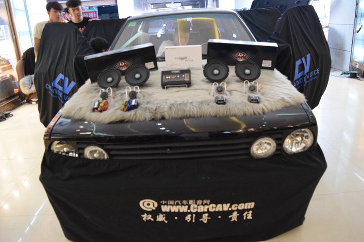 贵阳大众桑塔纳音响改装,邢台市桑塔纳改装汽车音响