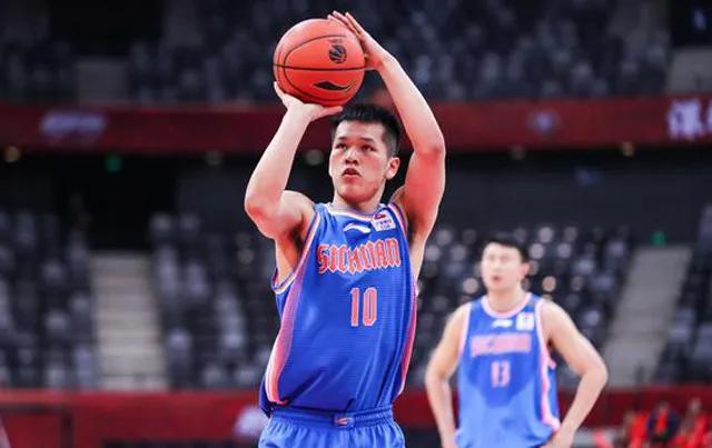 数据流丨喜欢斯玛特的“大侠”莫蒙尘，还需提升啥才能立足联盟？