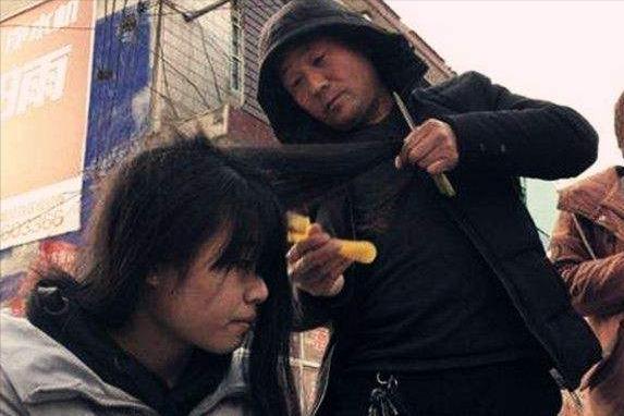 农村小伙负债20万，创业“收头发”，三个月赚了50万