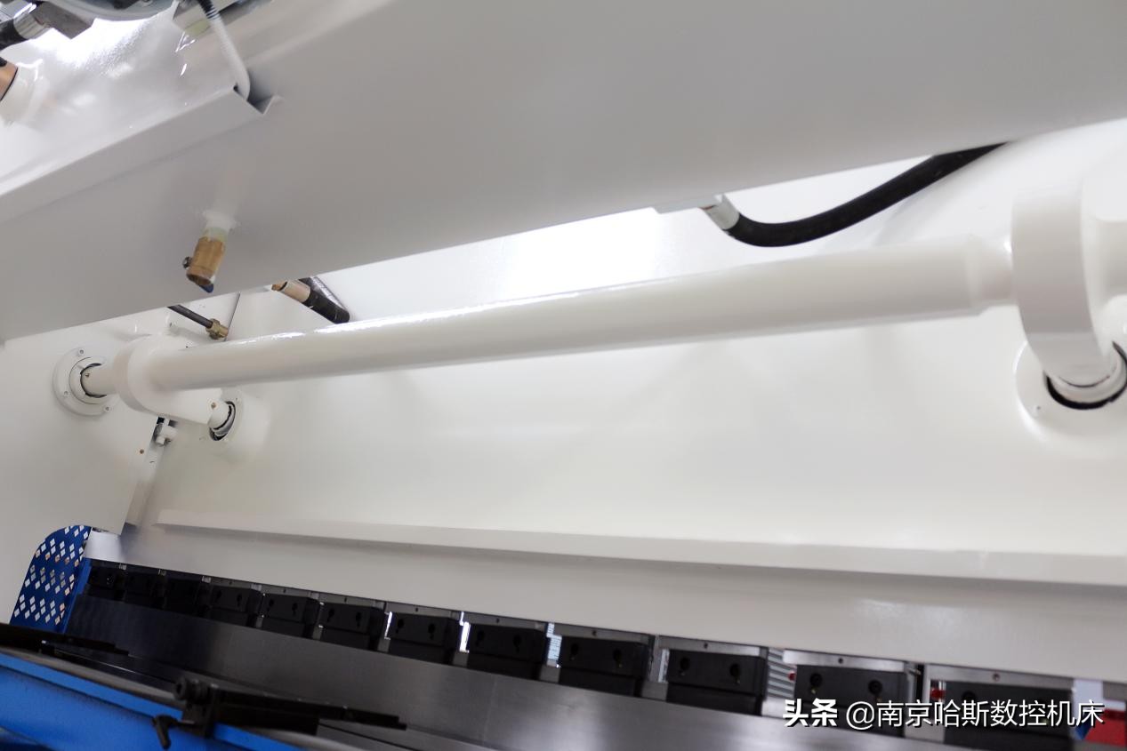 折弯机常见的机械故障及维修,折弯机常见故障及维修压力不匀