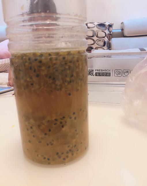 拼多多上的百香果，吃货就知道加蜂蜜，当地农民却靠它盖房娶老婆