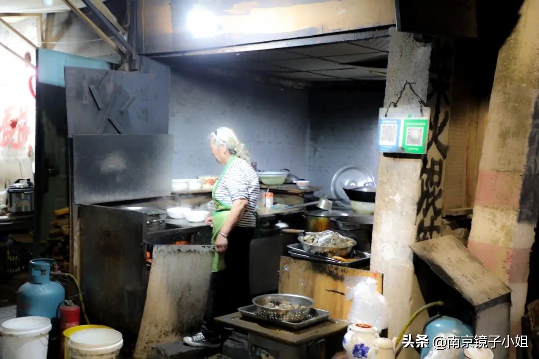 老南京柴火馄饨,老南京的木箱馄饨
