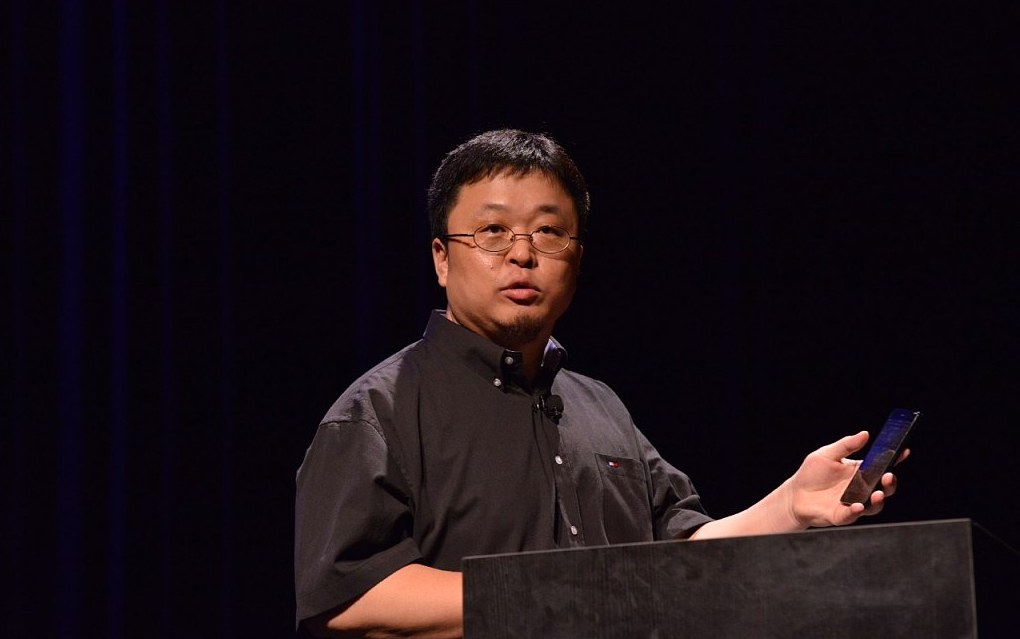 自称是中国乔布斯的罗永浩成了老赖，是远离情怀的时候了