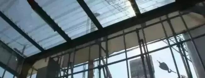 细致到变态的日本人，居然是这么对待我们的行李的！