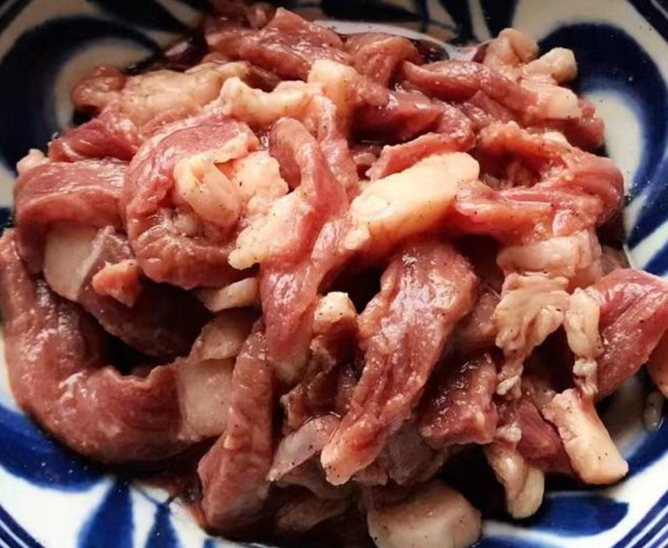 炒牛肉太硬嚼不烂怎样补救,炒牛肉放什么不会那么硬