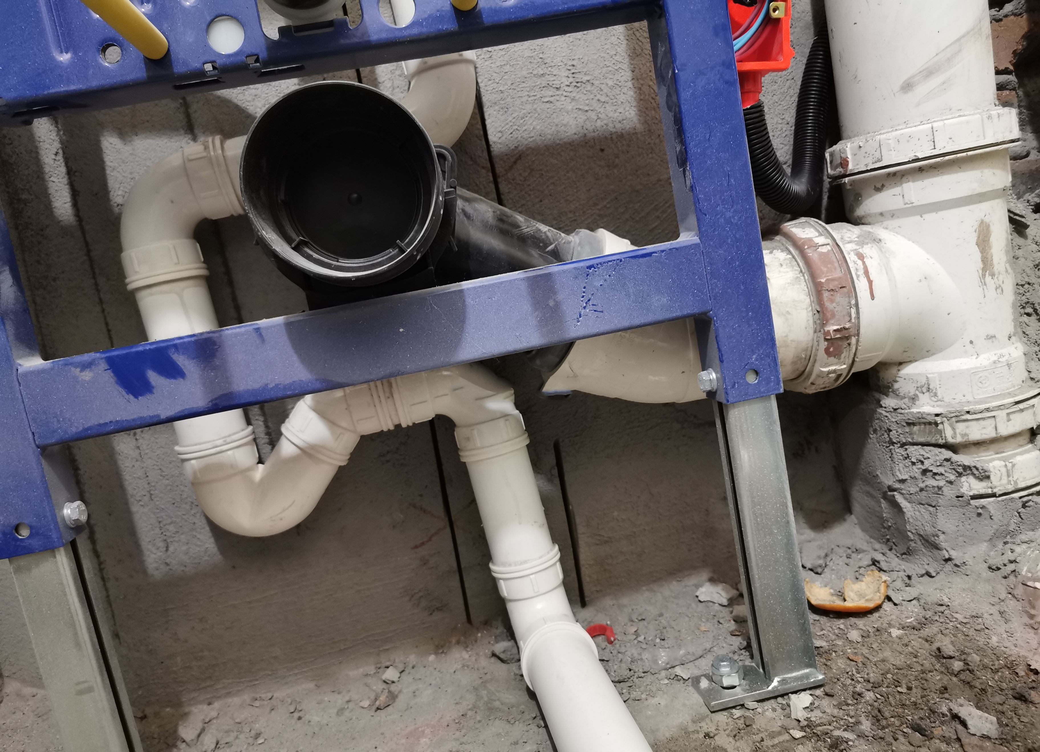 装修好卫生间马桶移位方法,马桶移位器和蹲坑移位器一样吗