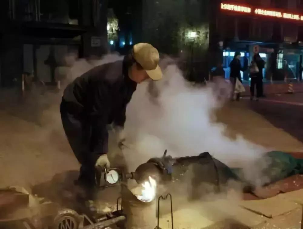 老外眼中的中国爆米花机,让老外震惊的中国爆米花机