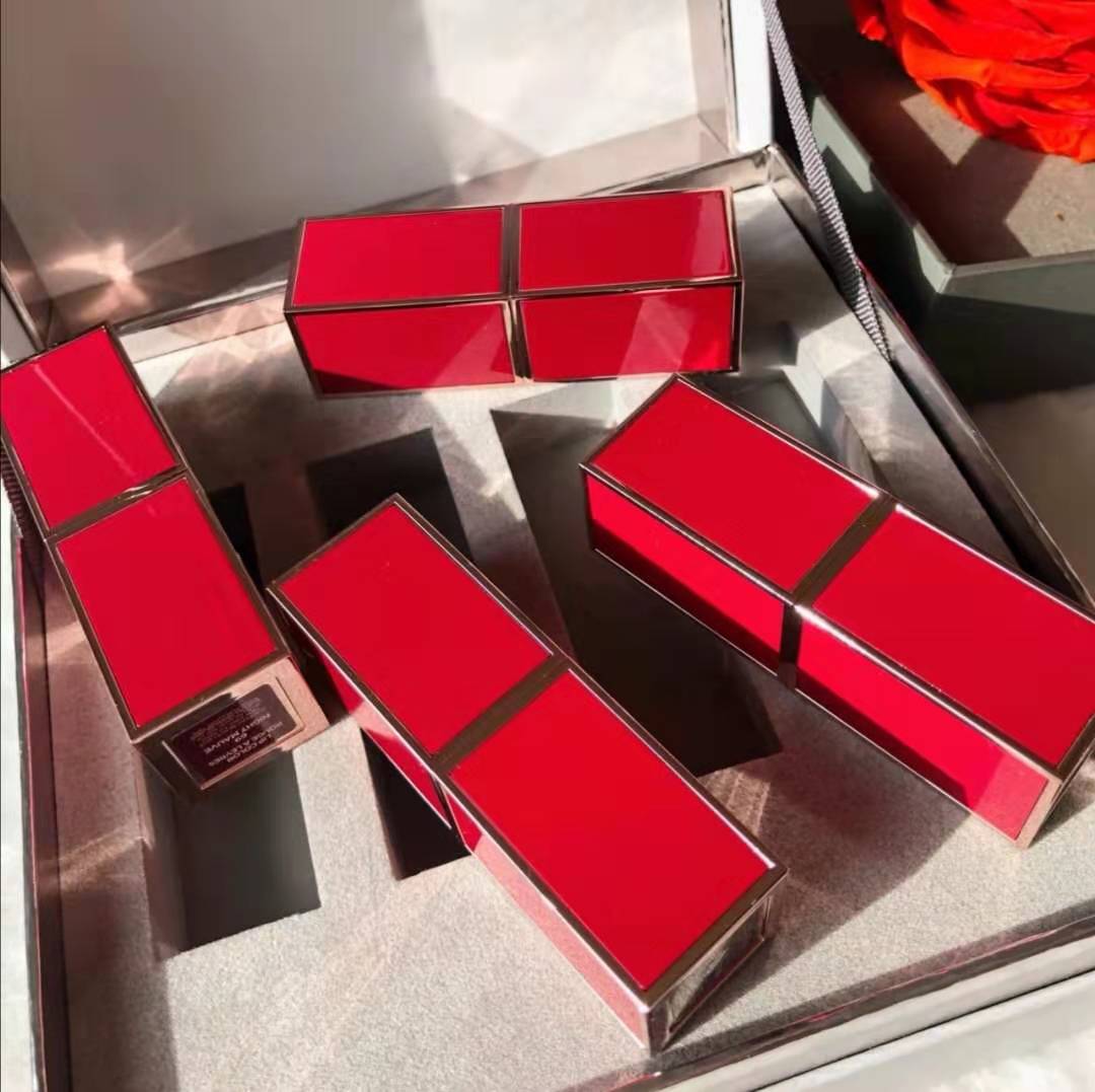 适合年会的口红图片 (年会口红排行榜10强)