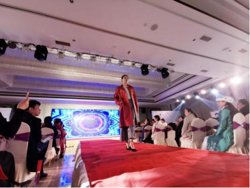 共享美衣:服装界“华为”登陆襄阳,云上衣橱走进万家