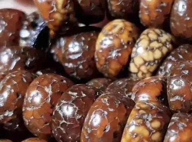 玉化星月是有处理的吗,玉化籽星月菩提碎了