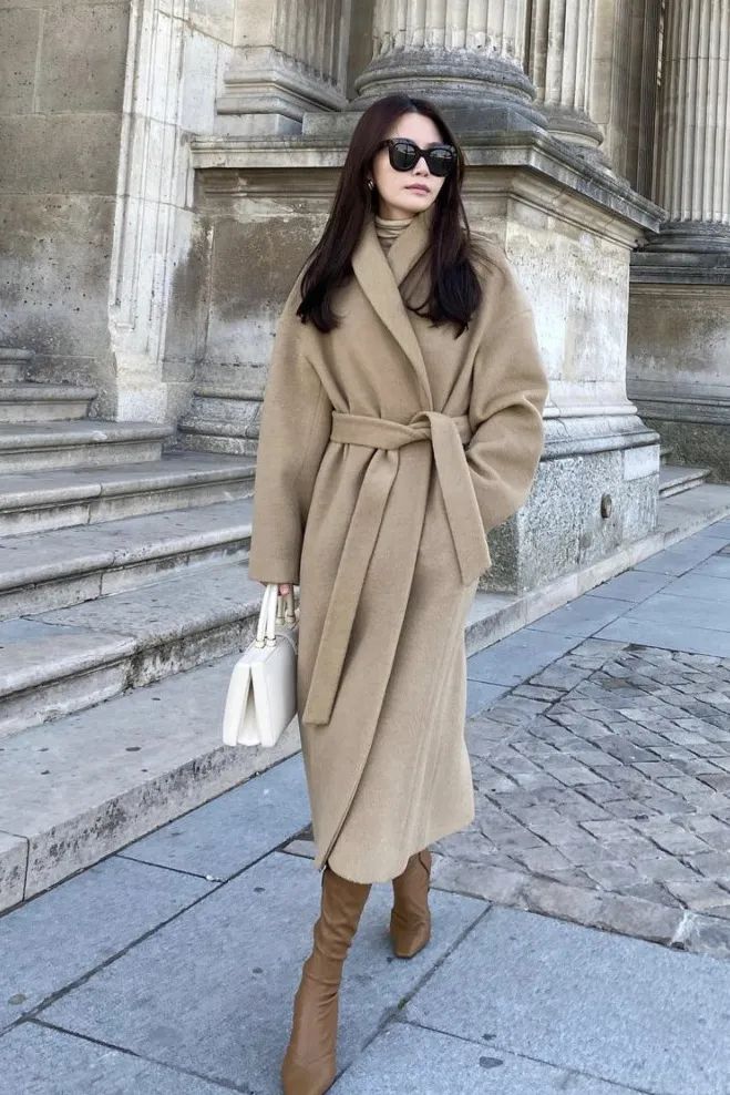 驼色大衣多种风格穿搭攻略,驼色大衣的高级感穿搭示范