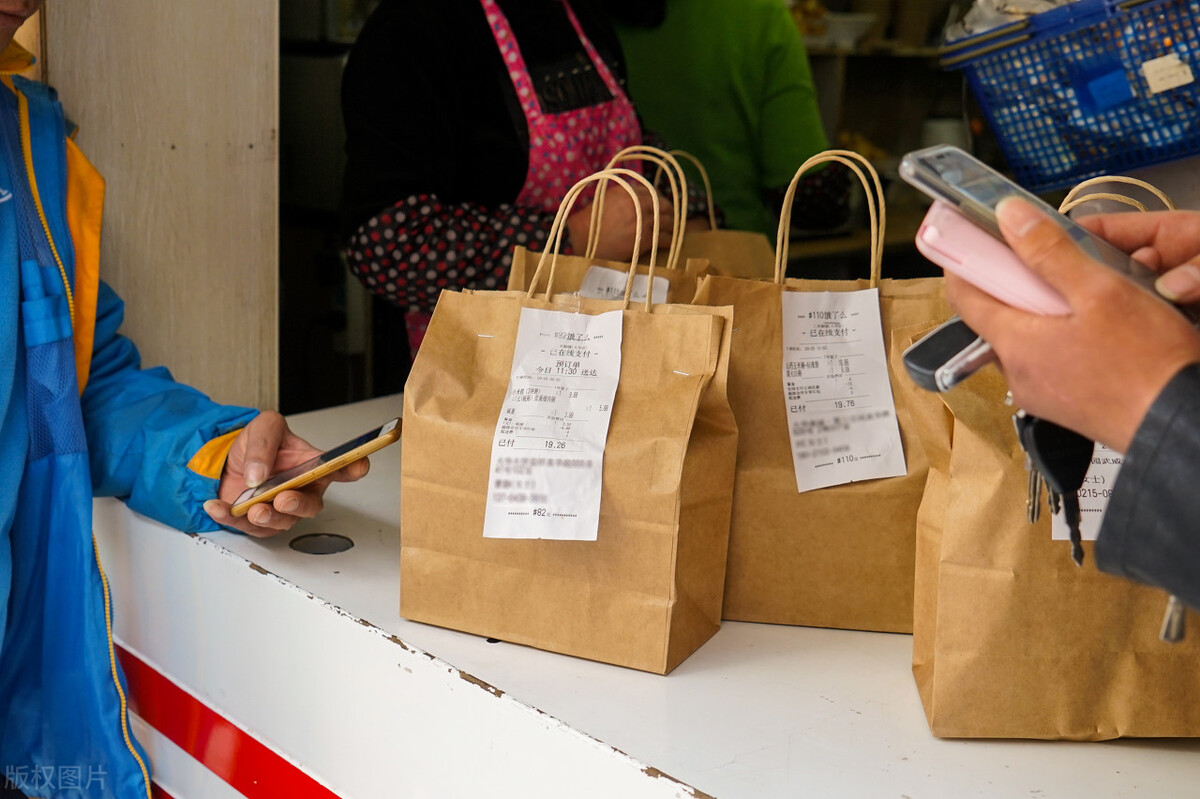 美团悄悄更改骑手佣金是新的压榨手段？网友：我已卸载美团