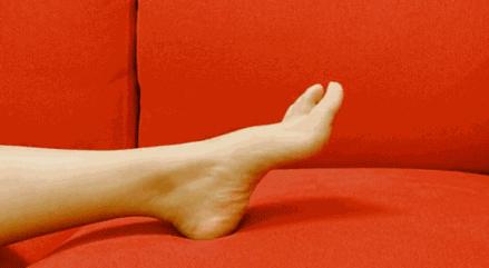 血管堵没堵？弯腰摸这里！一个小动作，冲刷干净夺命血栓