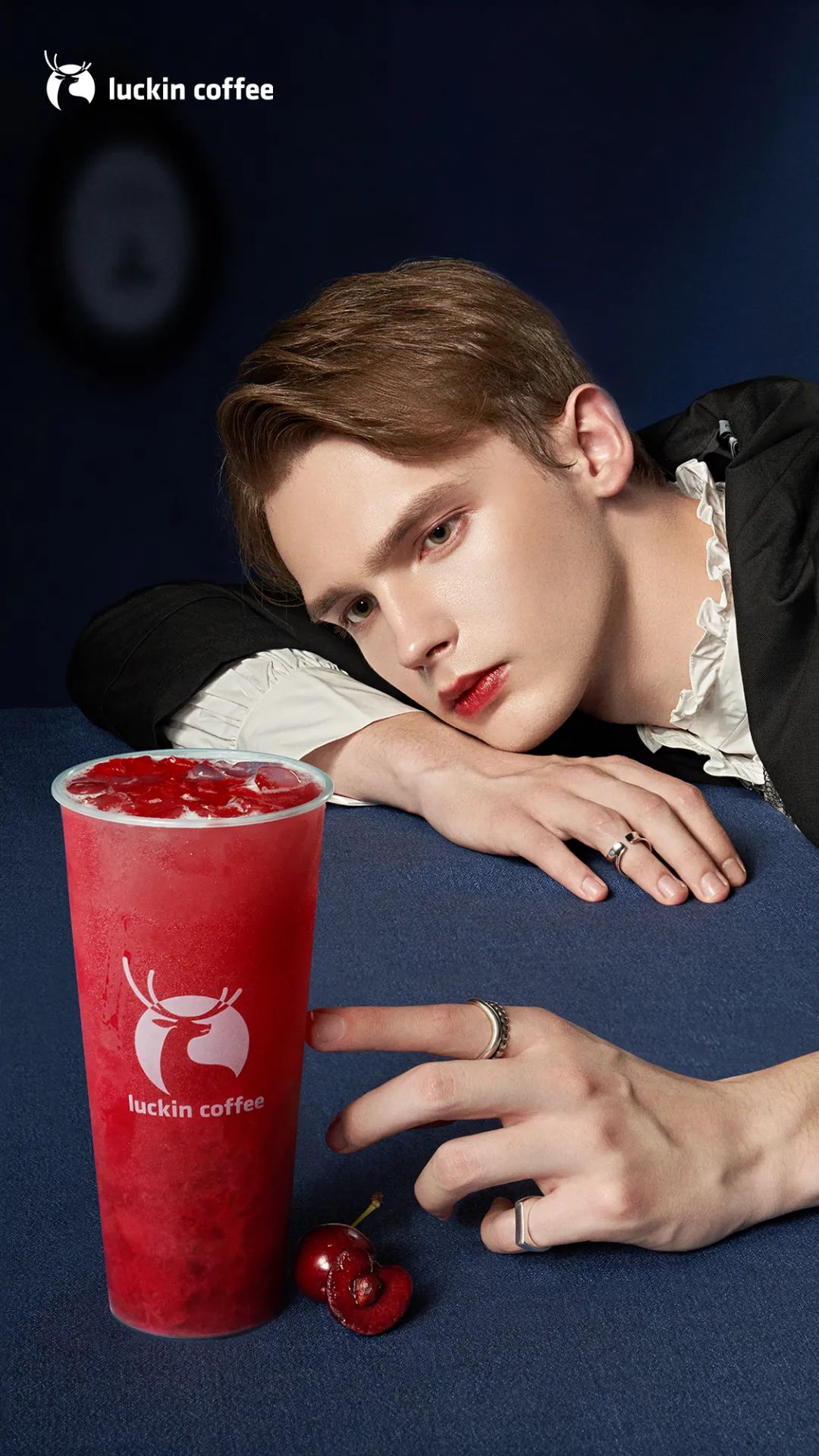 瑞幸颜值天花板回归了,瑞幸到底是元气满满还是啪啪打脸