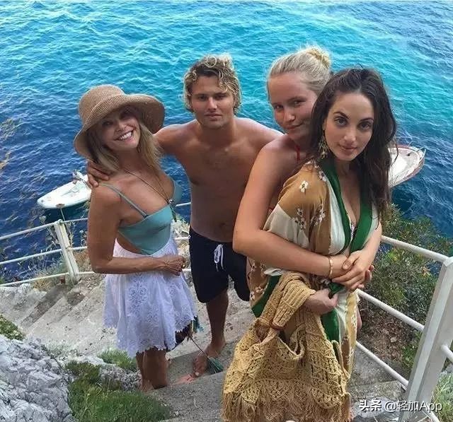 64岁奶奶性感秒杀20岁小姑娘，她的方法值得你学习