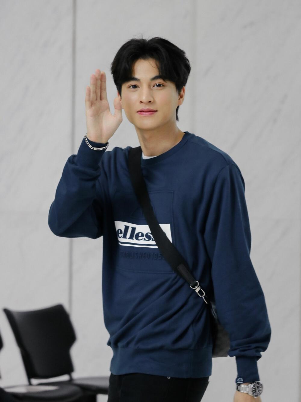 人间天使糕卡娜：热爱足球名校毕业签约三台未来可期