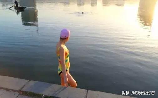 女人自妖娆，冬泳对女性有许多益处