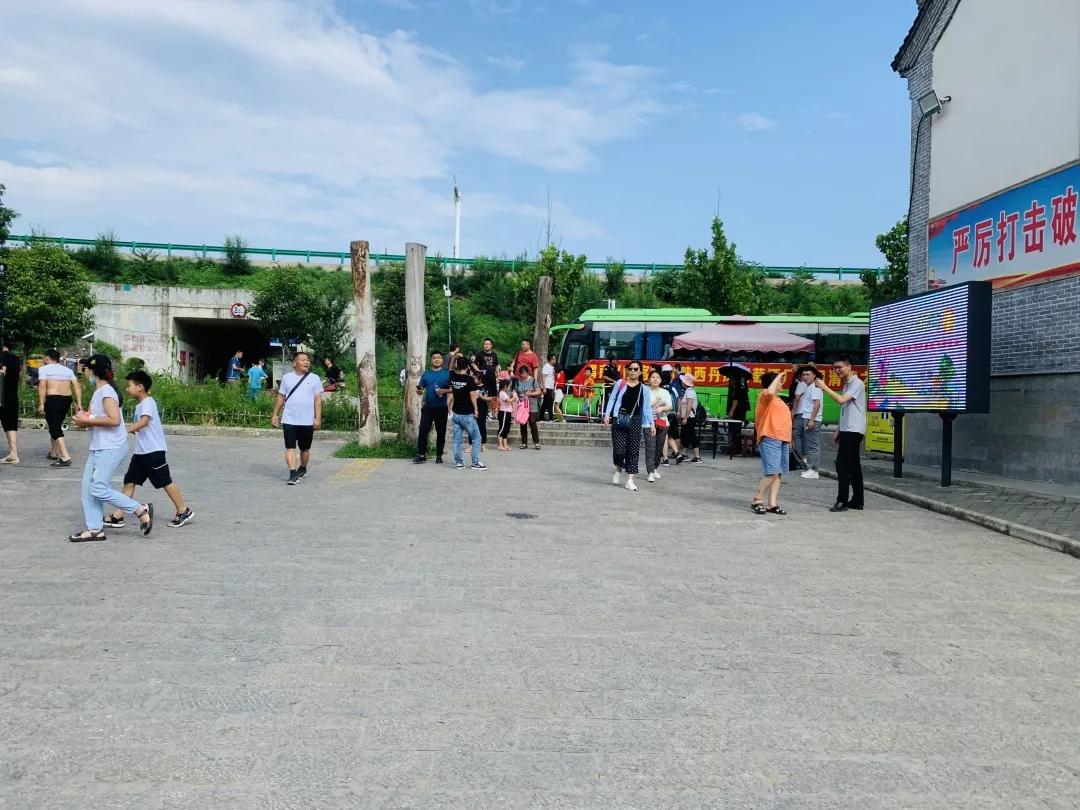 陕西丹凤葡萄酒厂西安总经销,渭南丹凤葡萄酒厂新闻报道