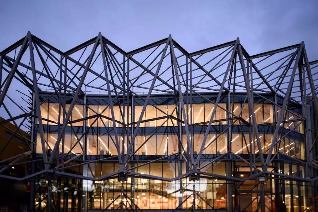 五大名场景逼疯留学生！我百万留学就为了给你代购当翻译？