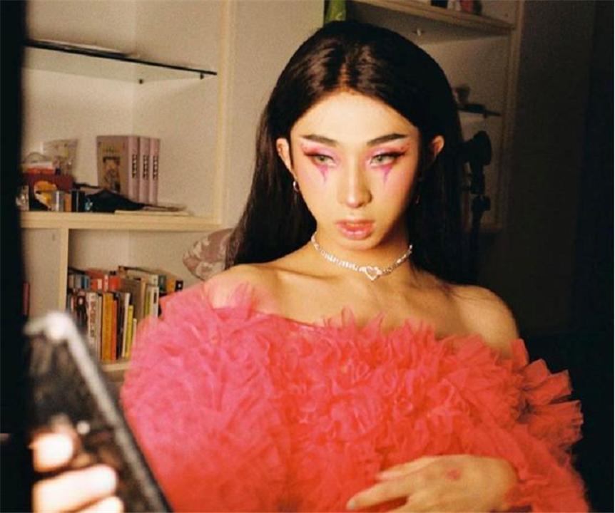 男孩有异性装扮癖怎么办,男孩女装癖是什么原因