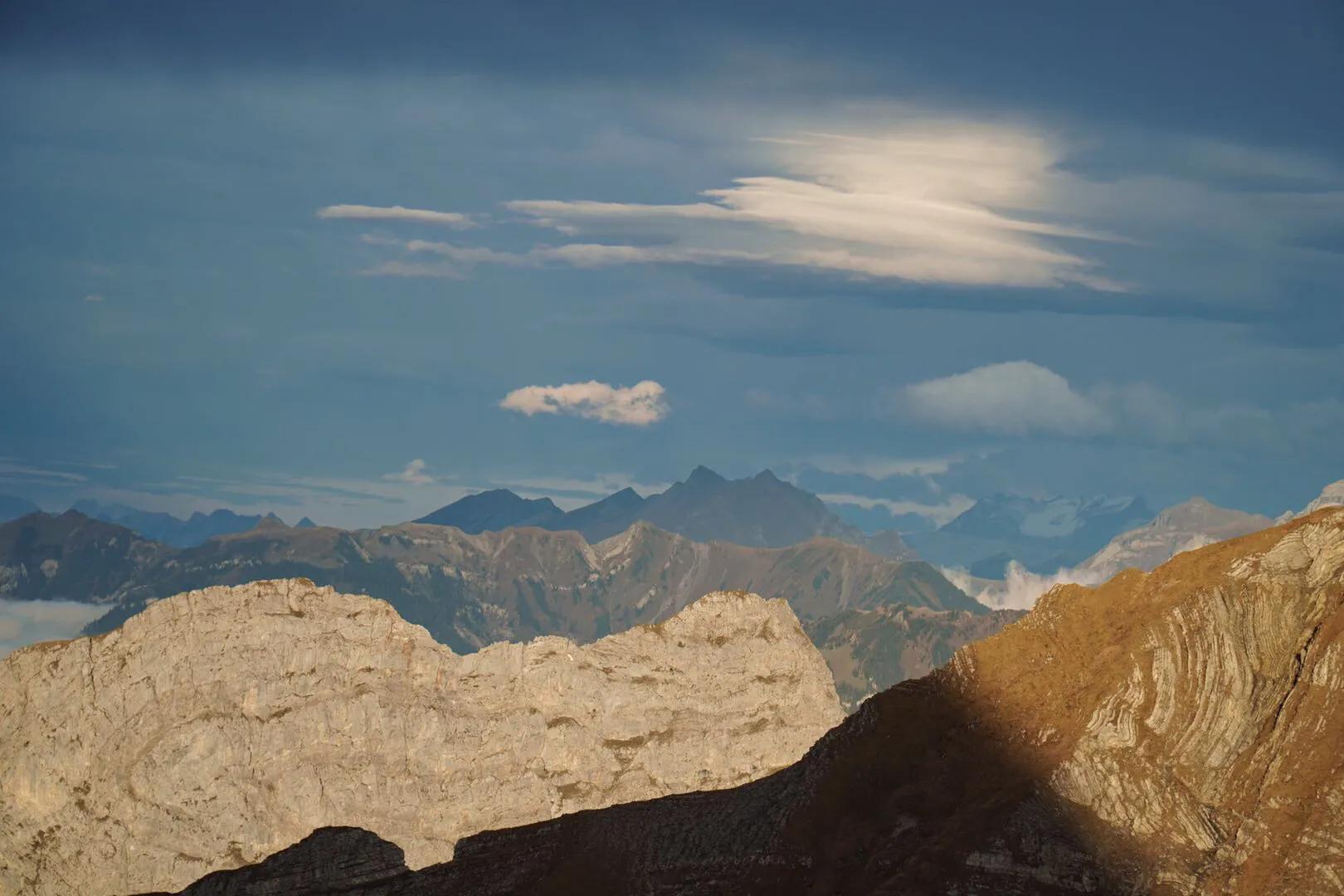 瑞士少女峰旅游详细攻略,四姑娘山徒步路线免费推荐