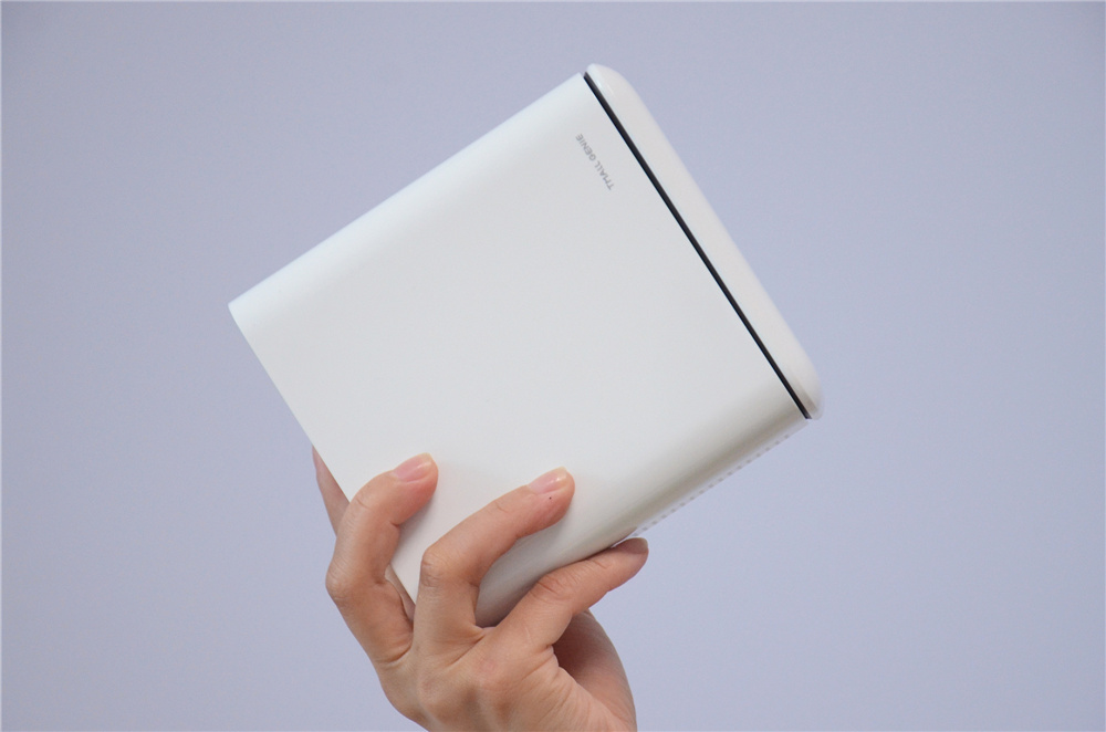 将电影院放进口袋里?天猫精灵“小白盒”便携智能投影仪评测