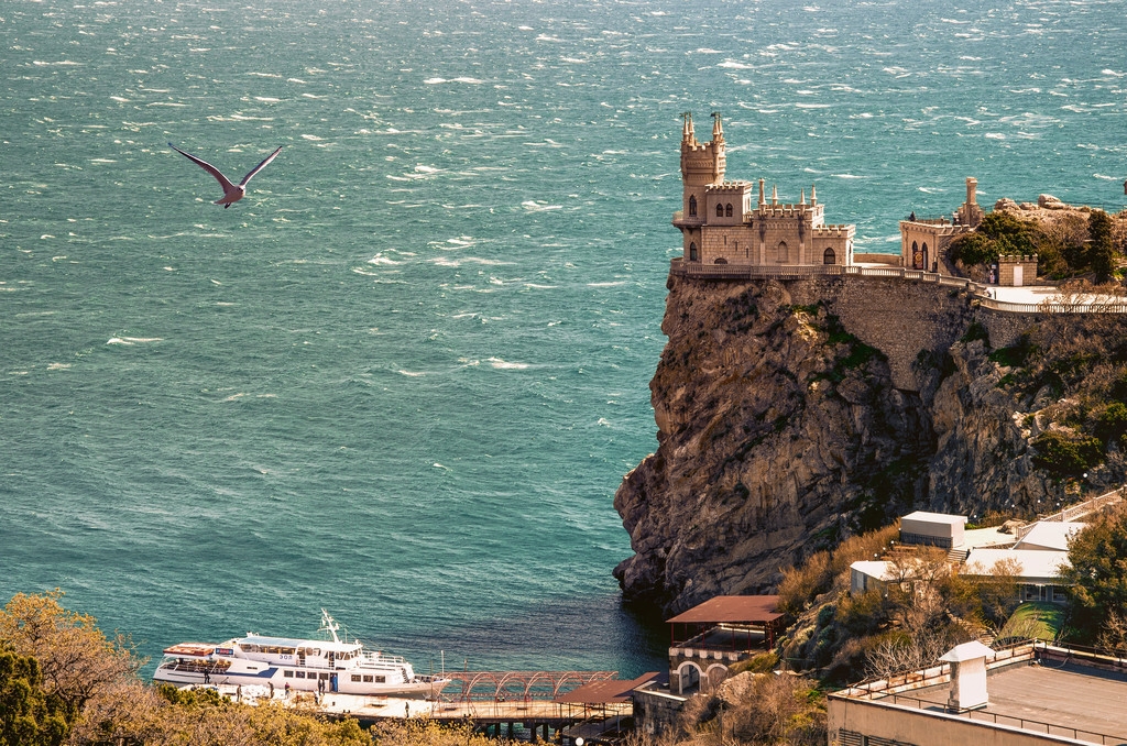 白本护照美国旅游免签,白本护照过境免签新加坡