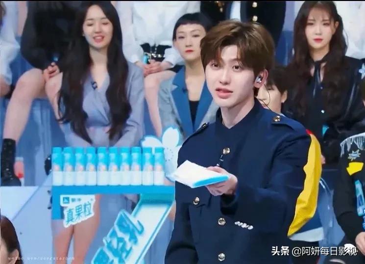 淡黄的长裙蓬松的头发blackpink,淡黄的长裙蓬松的头发rapper翻唱