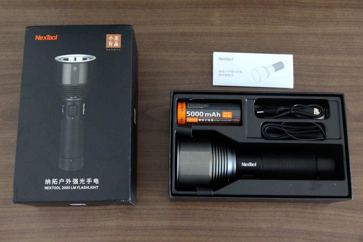 2000流明高亮手电在手，户外横扫黑暗：纳拓户外强光手电筒体验