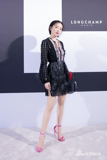 杨幂刘雯的时髦感,杨幂巴黎时装周走秀视频