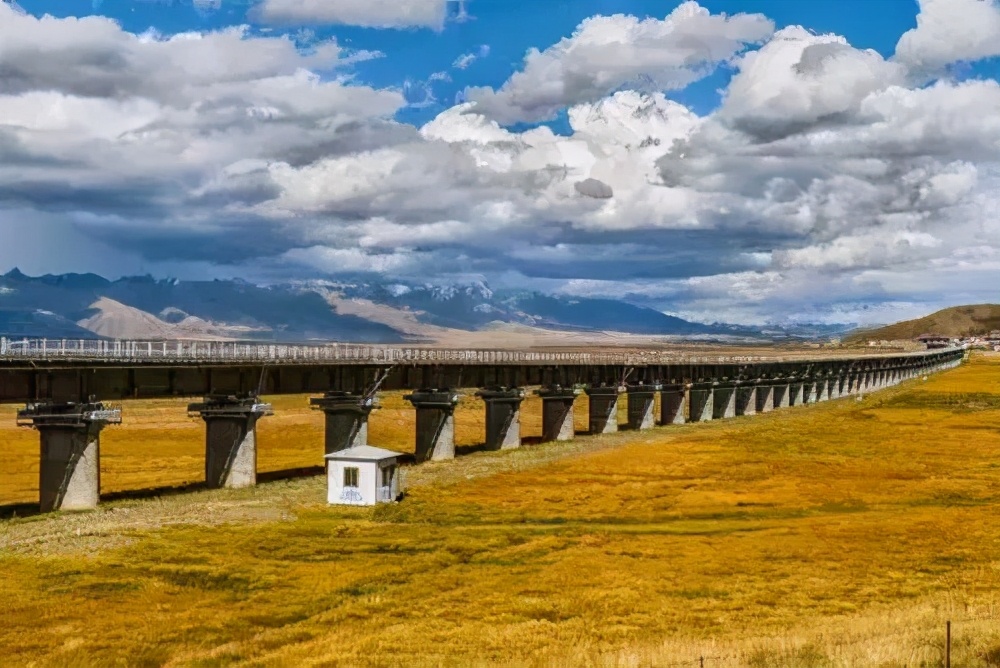 现代化高端数控机床,领先世界的数控公司华东数控