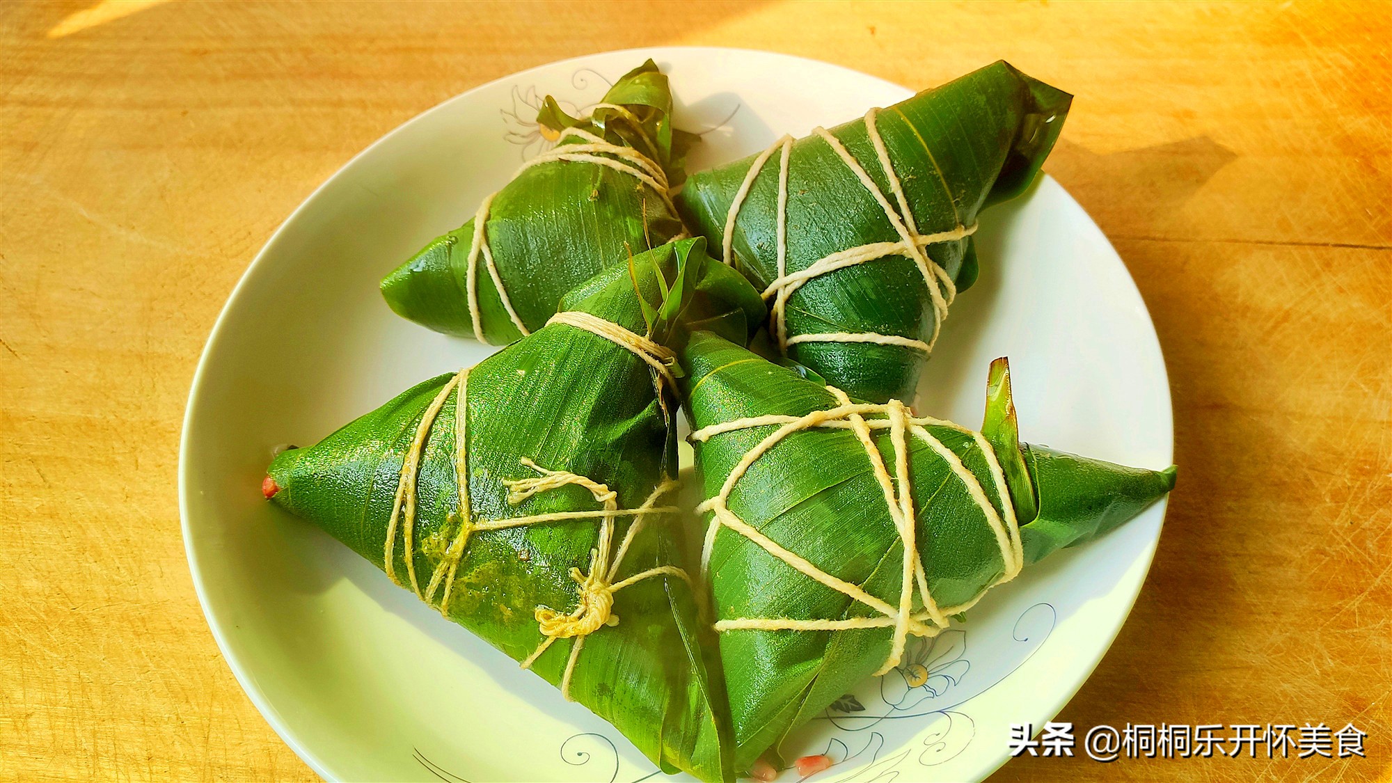 包粽子教程最简单的包法,不会包粽子简单包粽子方法