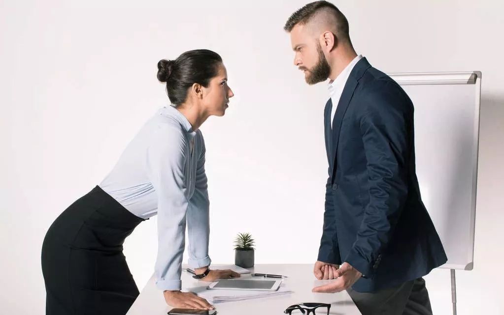 新上任被副职架空,刚当上中层被副职架空