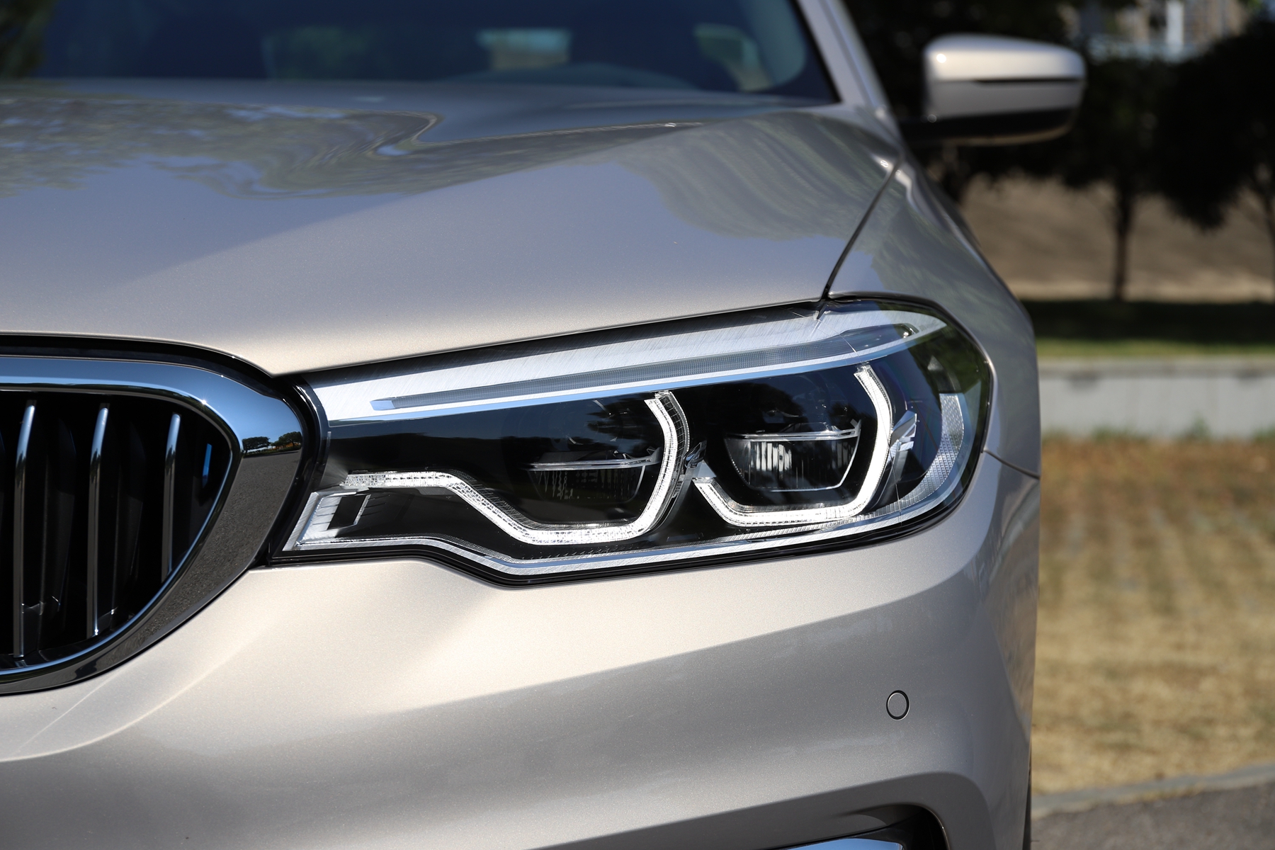 这一代宝马5系操控感怎样,宝马5系直列6缸2.5发动机油耗高